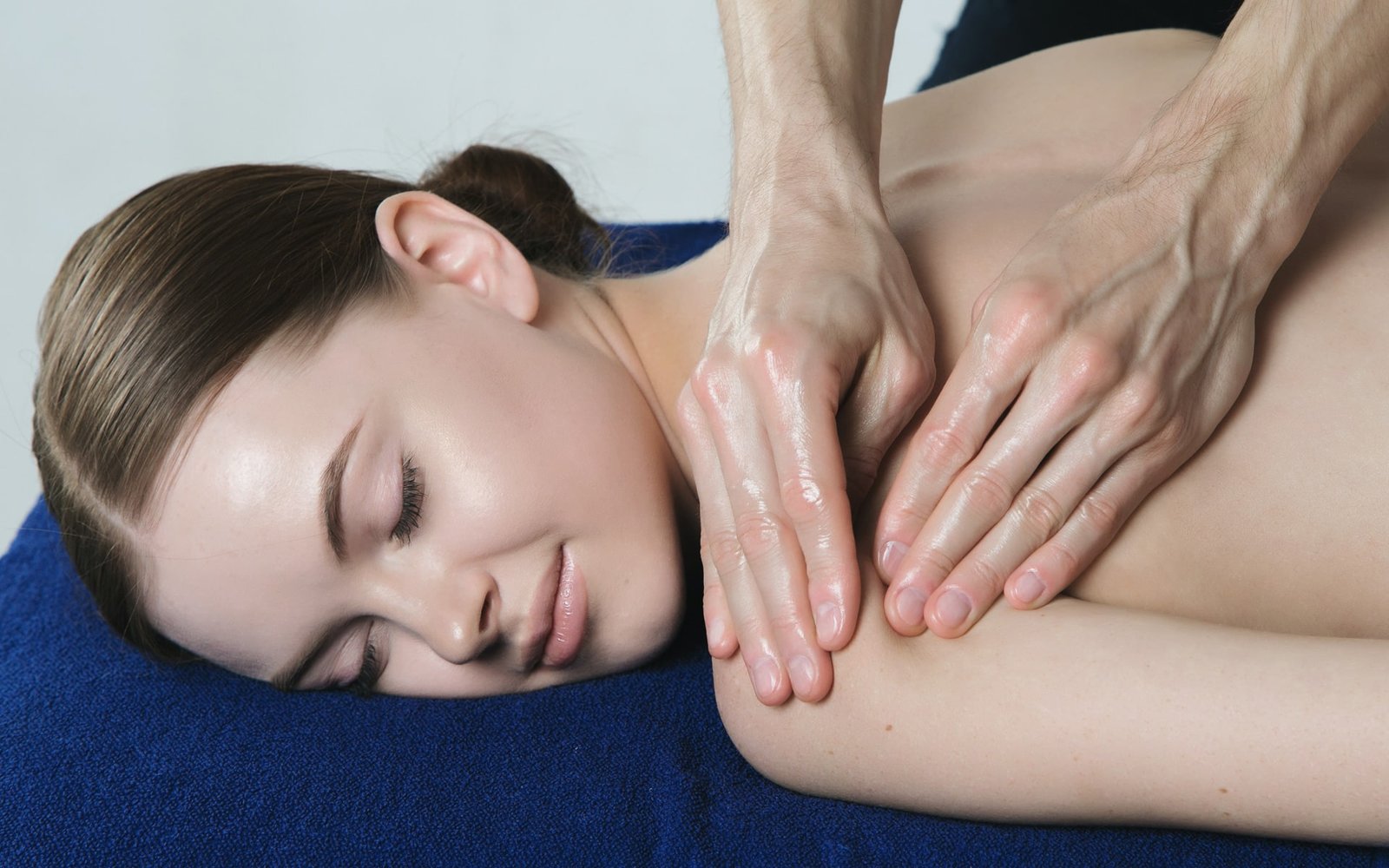 ../../uploads/blog/understanding-muscle-cramps-causes-prevention-and-relief-through-massage-therapy.jpg